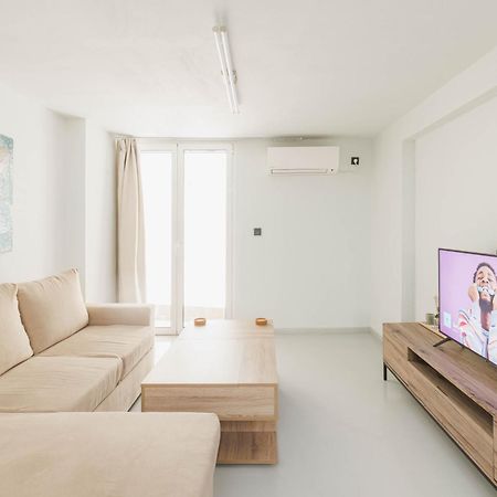 Beautiful Underground Nest With Prv Terrace Apartment Athena Bagian luar foto