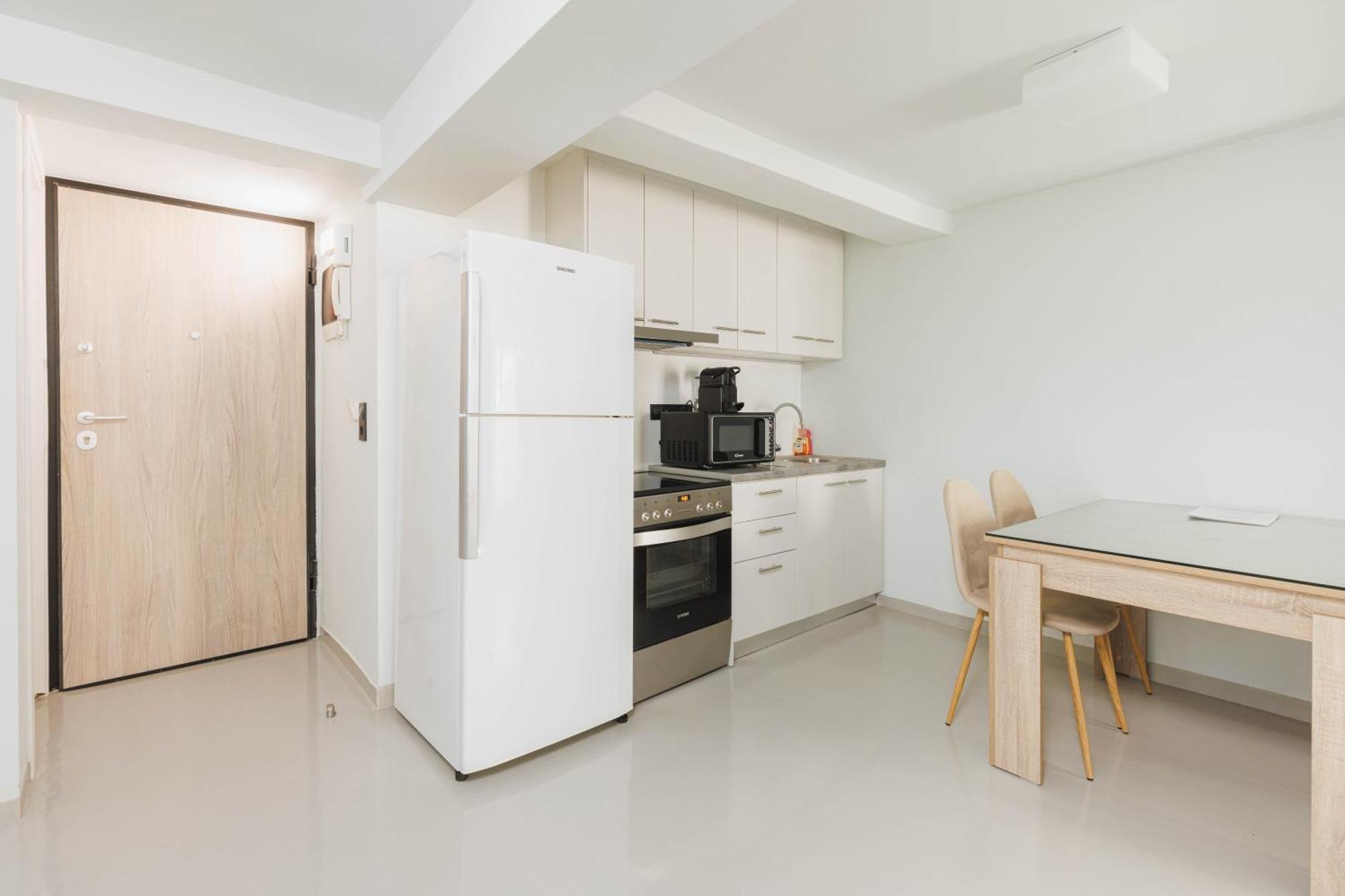 Beautiful Underground Nest With Prv Terrace Apartment Athena Bagian luar foto